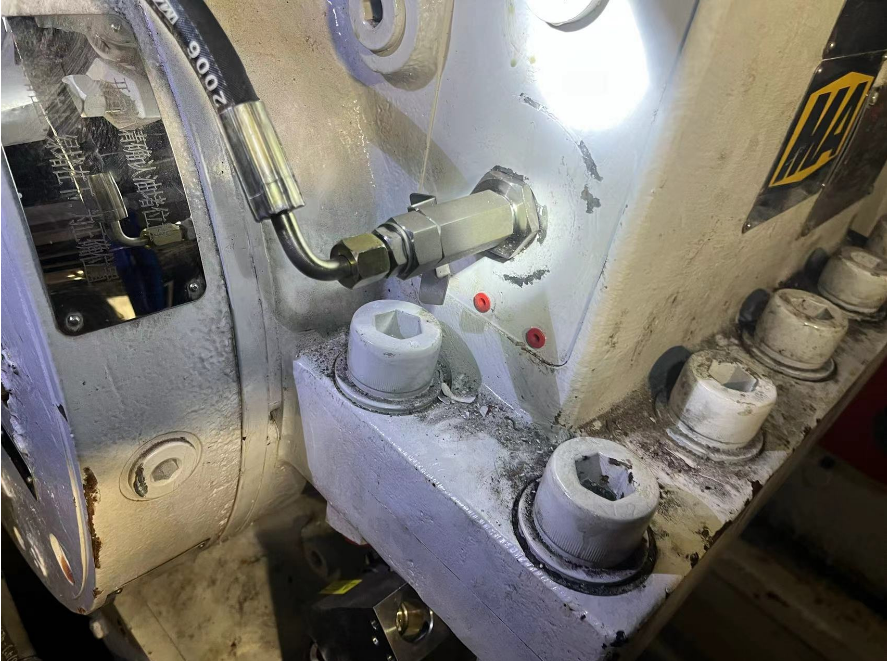 轉(zhuǎn)載機在線油液監(jiān)測系統(tǒng)回油口