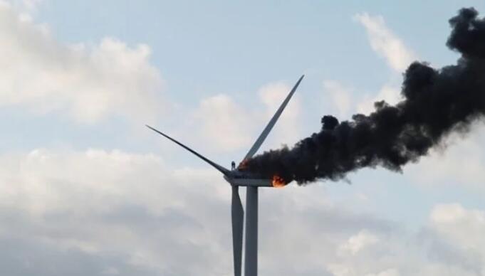 風電抗磨液壓油變黑說明油已經變質？在線監測